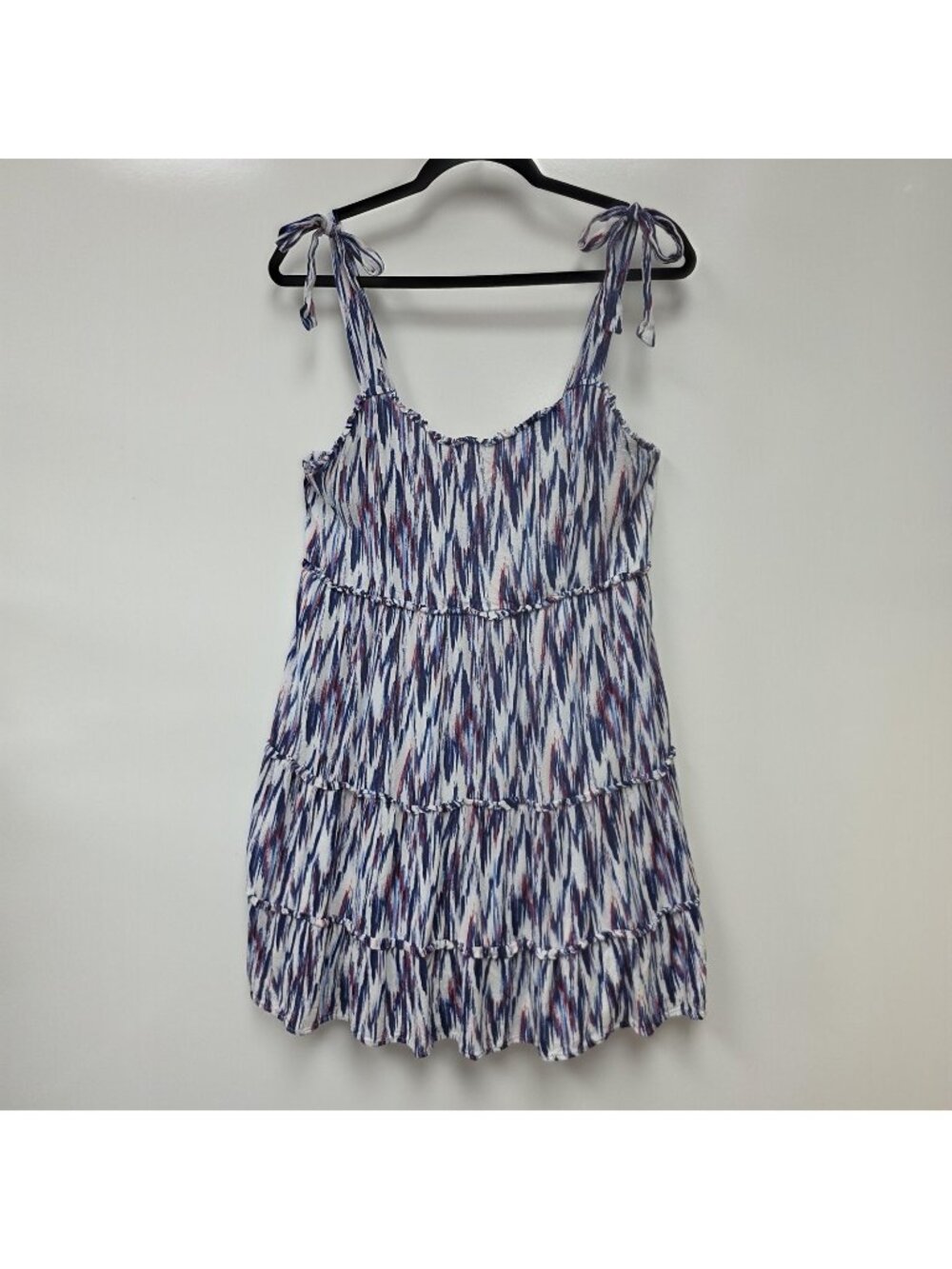 Live To Be Spoiled Dress Juniors XXL Blue Geometric Ruffle Smocked Tie Strap